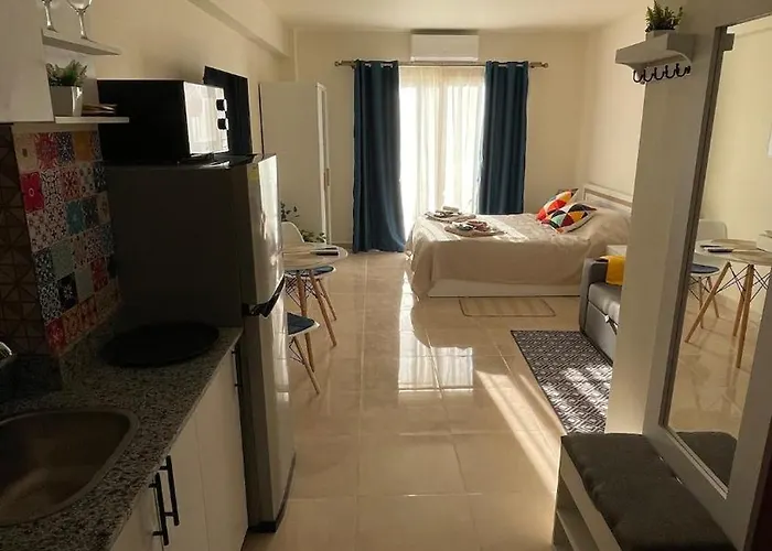 Luxury With Apartment *